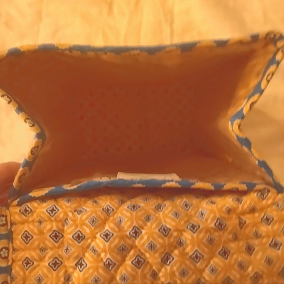 Vera Bradley lunch bag. - Picture 4 of 5